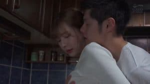 [ADN-256] Chồng lo đi làm bỏ bê vợ thiếu thốn tìm đến người tình cũ - Tsumugi Akari
