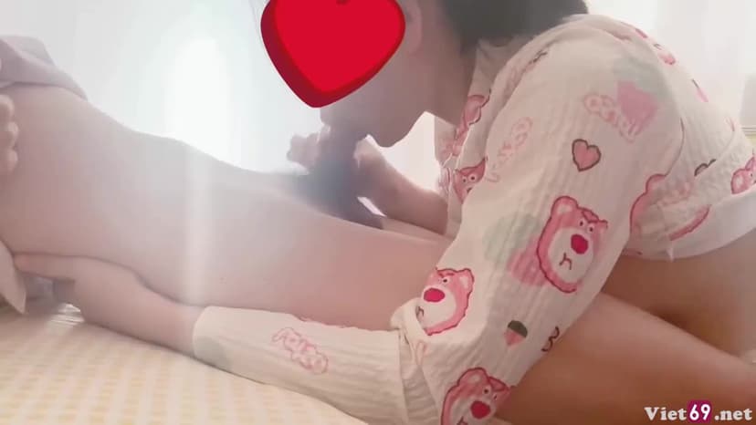 Em bầu nên em chỉ dùng được miệng cho anh thôi