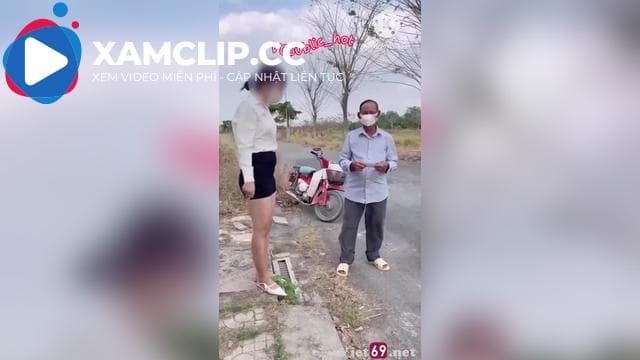 Độc lạ Việt Nam em gái gạ gẫm khoe thân trước mặt ông cụ