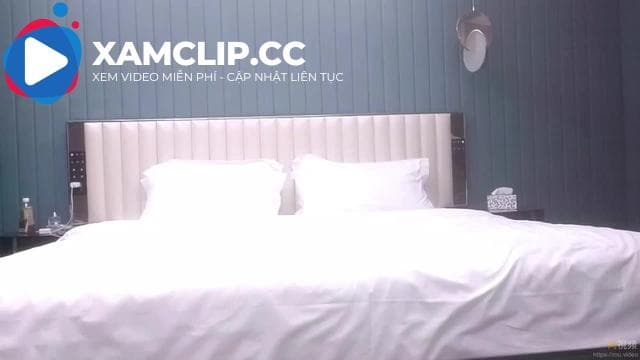 Mông đào được đụ cứng ở tư thế cưỡi ngựa phiên bản gốc 3K siêu nét.