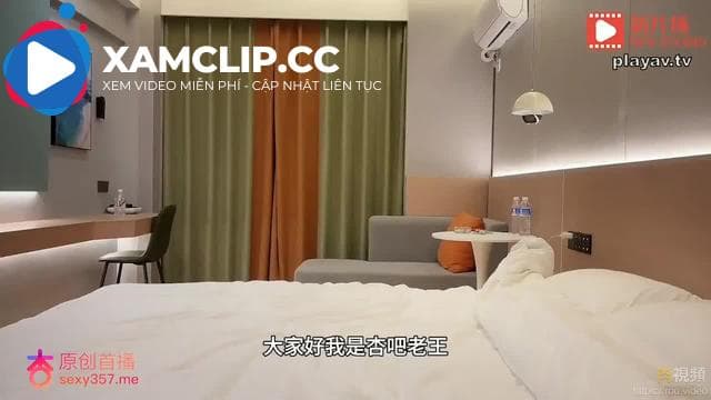 3000 hẹn địt một nữ sinh 18 tuổi con nhà tử tế Vừa bước vào, cô nàng không ngừng la hét đau đớn.