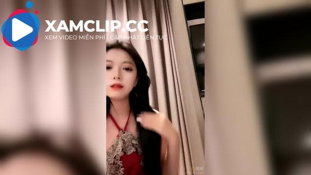 Người mẫu đỉnh cao, người mẫu nữ Little Strawberry (bóng sữa) đụ điên cuồng không bao cao su, nước trắng chảy thẳng 20240210 (1)