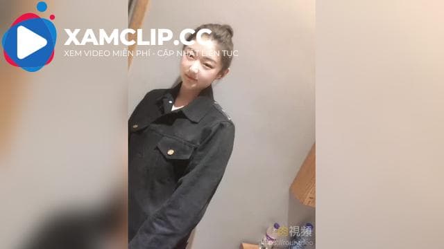 Công chúa nhỏ xinh như tiên: Ngươi thật phiền phức, xấu hổ che mặt lại. Bị bạn nam lừa quan hệ tình dục trong khách sạn