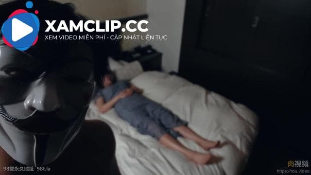 FC2PPV4303151 Một cô gái trẻ 20 tuổi nhặt xác trên đường phố bị bôi kem vào miệng Không kiểm duyệt.
