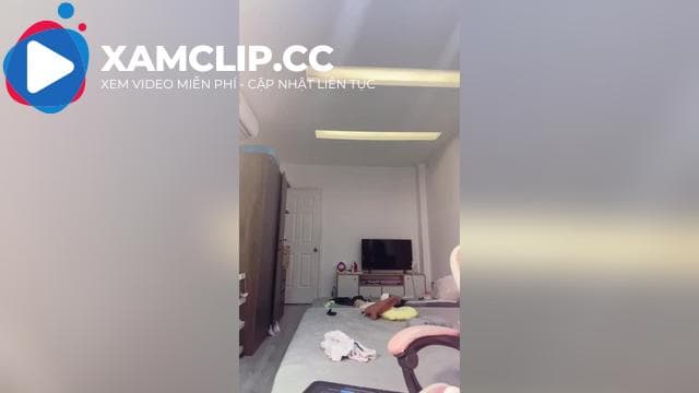 Lại là Linh Dangiu và chiếc mũ cá mập đớp xu donate LIVE của các anh trai