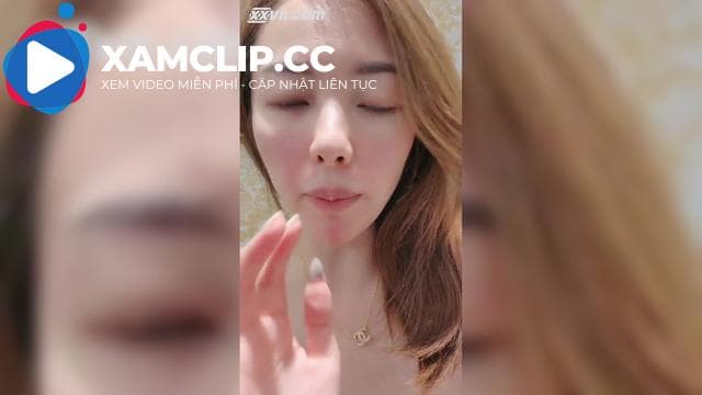 Ngồi móc móc con hầu hồng hào Phần 1
