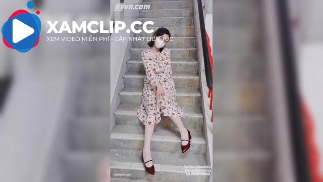 Nắng nóng ra cầu thang làm vài đường cơ bản, may buổi trưa không ai qua lại 2