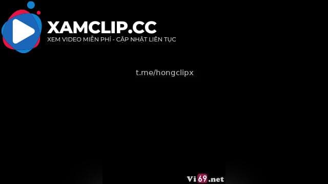 Bị ngăn cấm đôi bạn trẻ rủ nhau ra bụi cỏ quay clip hot đăng mạng