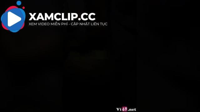 Em người yêu mình dây chân dài khóc nấc sau từng cú dập