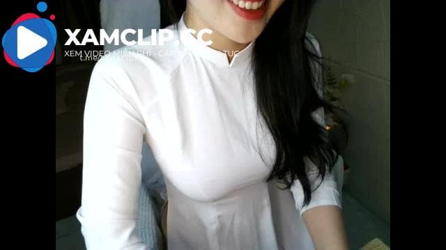Từ thời học sinh mặc áo dài trắng em đã có tướng ngành rồi