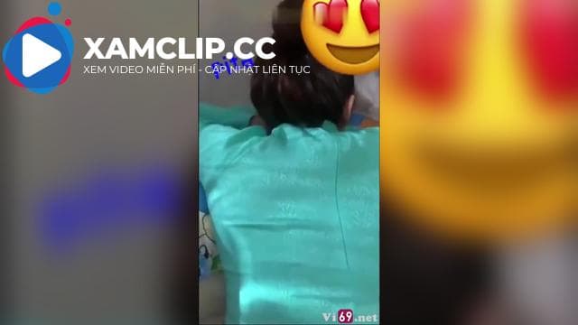 Không bao chơi em tiếp viên hàng không trong tà áo dài