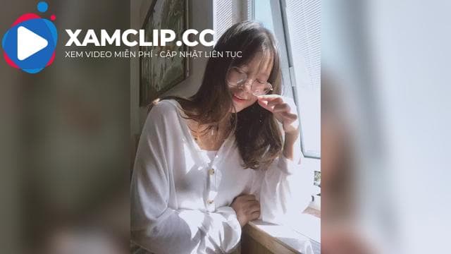 Nữ sinh cấp 3 cho anh em đây, đéo kính ngây thơ như em bé z, chịch cũng sướng thế lun