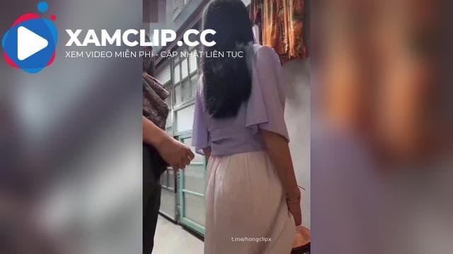 Em banh ra rồi, anh đút vào đi..