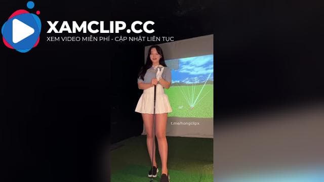 Em hướng dẫn viên golf dâm dục, vỗ bướm mời anh xơi