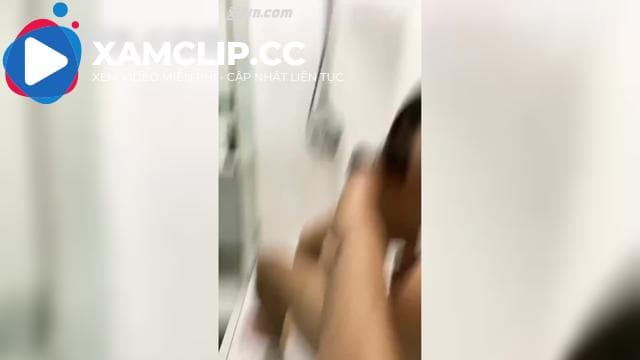 Cặp đôi trẻ làm tình trong nhà tắm P1