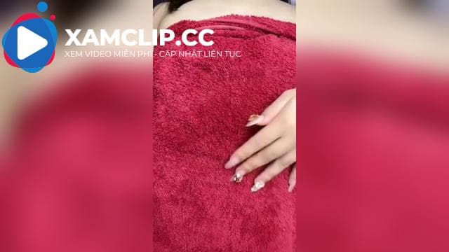 Hê sờ lô anh em, Jennybaby chào hàng các anh đây nè