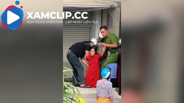 Quay lén clip Lê Mỹ Linh đang hót mxh