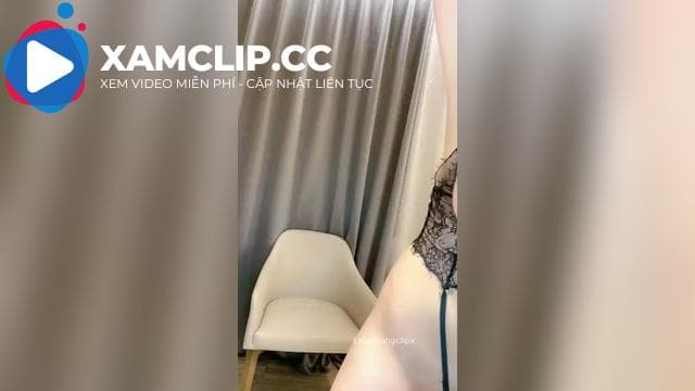 Em chân dài Trung Quốc cưỡi ngựa trong bồn tắm cùng đại gia