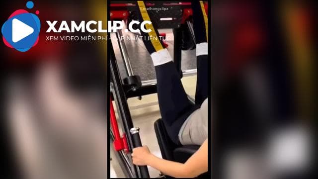 Chịch em gái gymer vú căng tròn, chân dài, eo thon