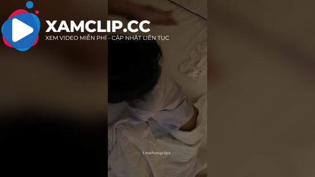 Bạn học kiểu gì mà tối ngày ôn bài trong nhà nghỉ