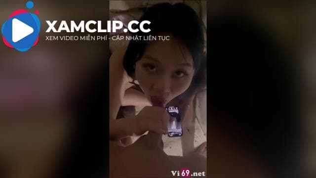Anh đừng ấn đầu em để em chủ động