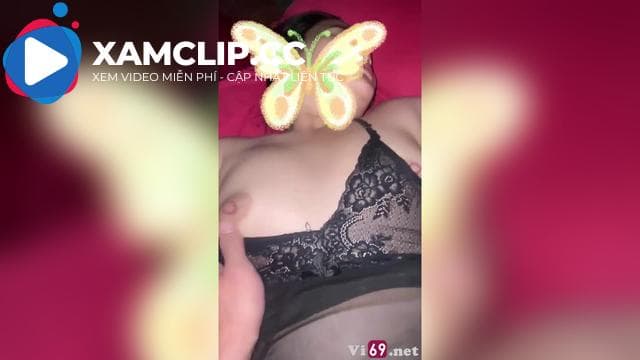 Không có gì cảm xúc hơn là chơi vợ bạn vú to tràn sang cả 2 bên