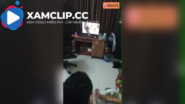 Nắc mạnh vào cái cô bé em nữa đi anh ơi