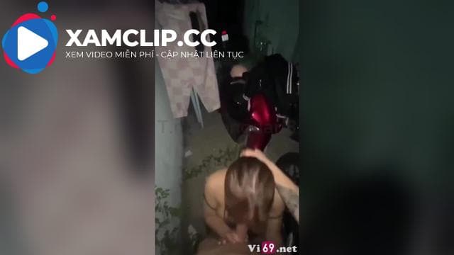 Máu dâm nổi lên em đòi làm tình giữa xóm trọ