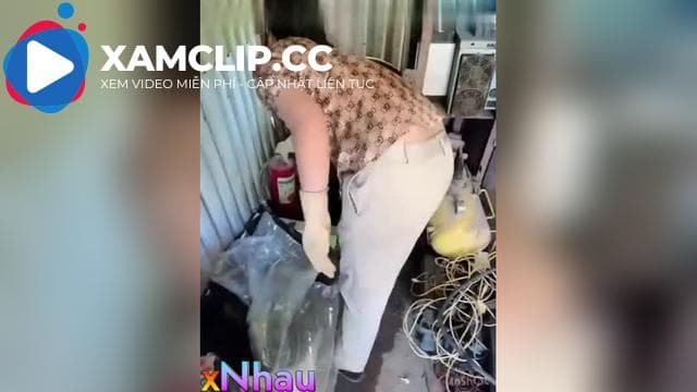 Phụ Chị Hàng Xóm Dọn Kho Trả Công Bằng Bú Cặcc