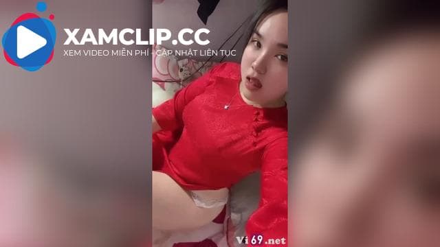 Phạm Nguyễn Ngọc Thy em gái miền Tây không có gì ngoài nước