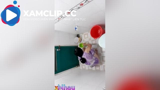 Đặt Cam Quay Lén Em Vợ Tắm Khi Đi Làmm Về