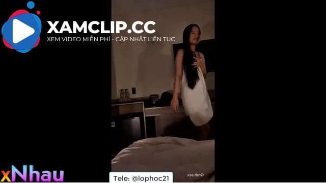 Lộ clip sex gái xinh khẩu dâm với anh khác cu dài