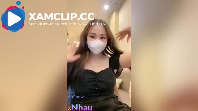 Em idol HL_Yuna9x sex qqlive ngồi quán cafe show lồn hồng chờ anh bảo vệ cu bự tan ca