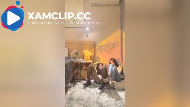 Rủ hai chị em siêu Loli đụ nhau tập thể