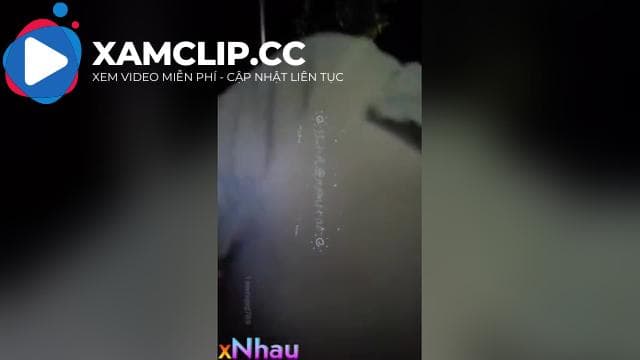 đang public trên đường được anh tài xế cho đi nhờ rồi sờ lồn sờ vú địt tung loz bé nó