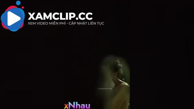 Quay lén em gái phòng bên bị ông chú già hiếp dâm đến khóc