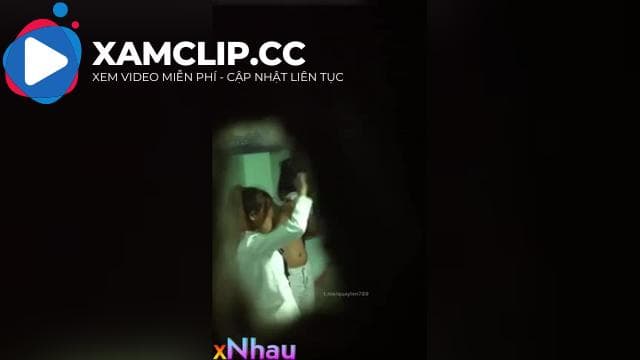 Quay lén em gái phòng bên địt ông chú 70 tuổi