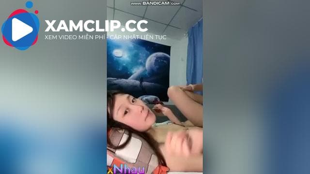 Bắn tinh vào lồn em ny xong không cho nhả mà quay video đăng tiktok