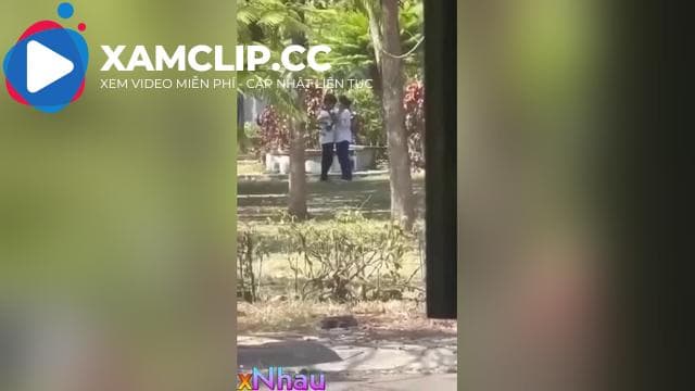 Các em học sinh public luôn nơi công cộng