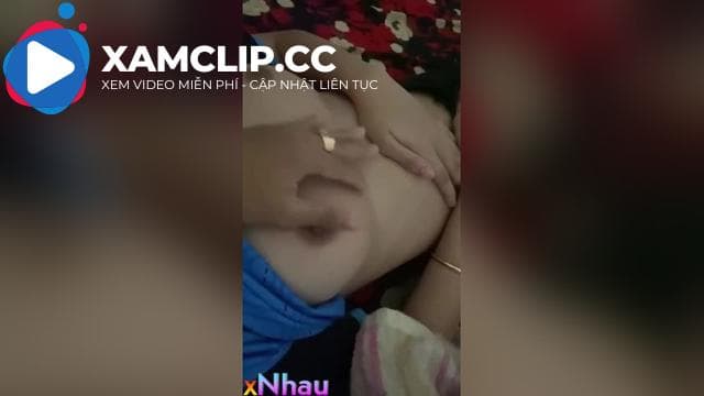 Bóp vú bạn thân khi nó ngủ và nó dậy, m làm gì v hả