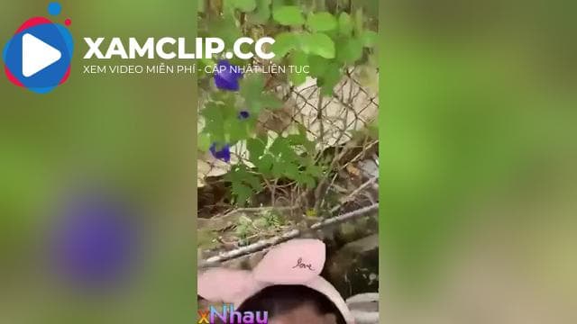 Lén lút với em ny ngoài vườn