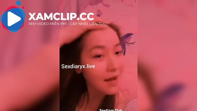 Nện em học sinh năm cuối cô bé múp
