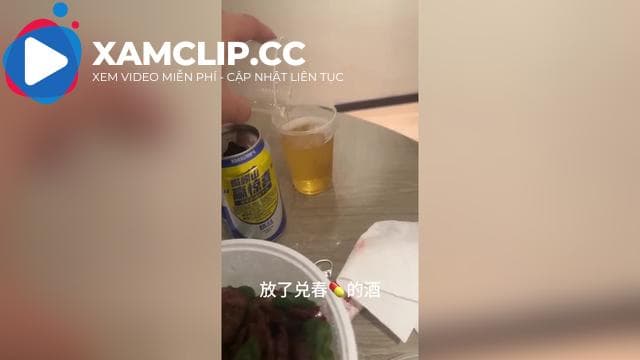 Dùng thuốc kích dục đưa em lên đỉnh trong khách sạn