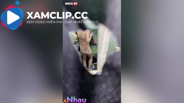 Chồng quay lén vợ ngoại tình rồi đè vợ ra đụ trong cơn ghen