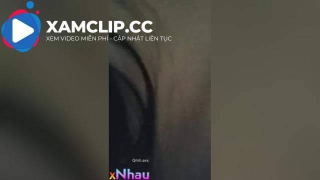 Cầm cu tát vỡ alo em rau dâm 2k5 . Quật cu vào mặt bép bép thế này sao chịu nổi