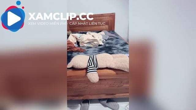 Hoakoy tụt quần khoe bướm để lộ body ngon mượt trong chiếc quần bó #1