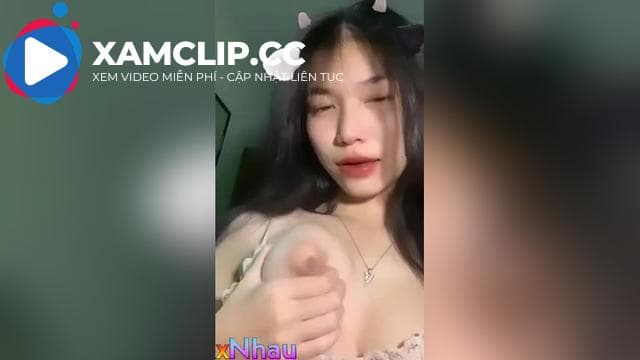 Em học sinh 2K7 show cho người yêu thủ dâm