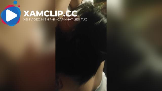 Đang sướng thì tuột bao, nên em cho xuất trong luôn