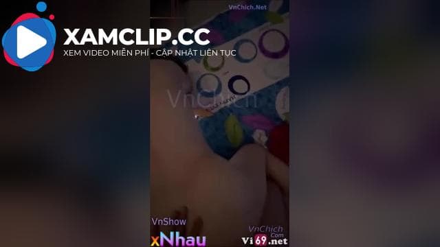 Tắt điện lén địt cô e họ tới chs khi bố ngủ mà e rên to quá nên nhét quần lót vào mồm