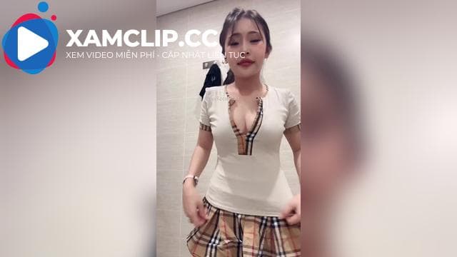 Idol BicThao(Bích Thảo) thủ dâm dưa leo trong nhà tắm